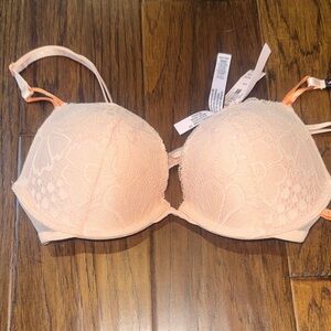Victoria’s Secret Lace Push-Up Bra